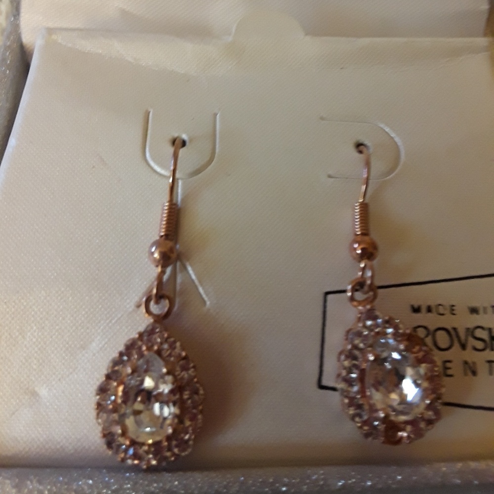 earrings - Picture 2 of 3